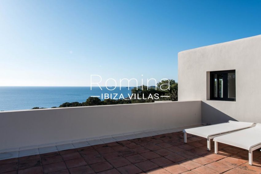 romina-ibiza-villas-ra-300-terrasa techo