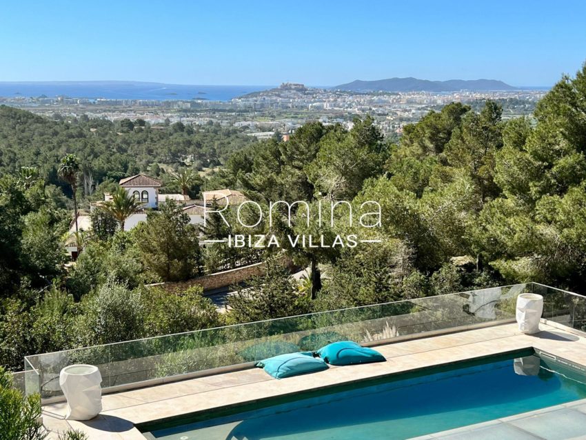 10 pool views RV5111-24 Villa Vila views