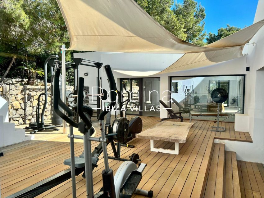 31 gym RV5111-24 Villa Vila views