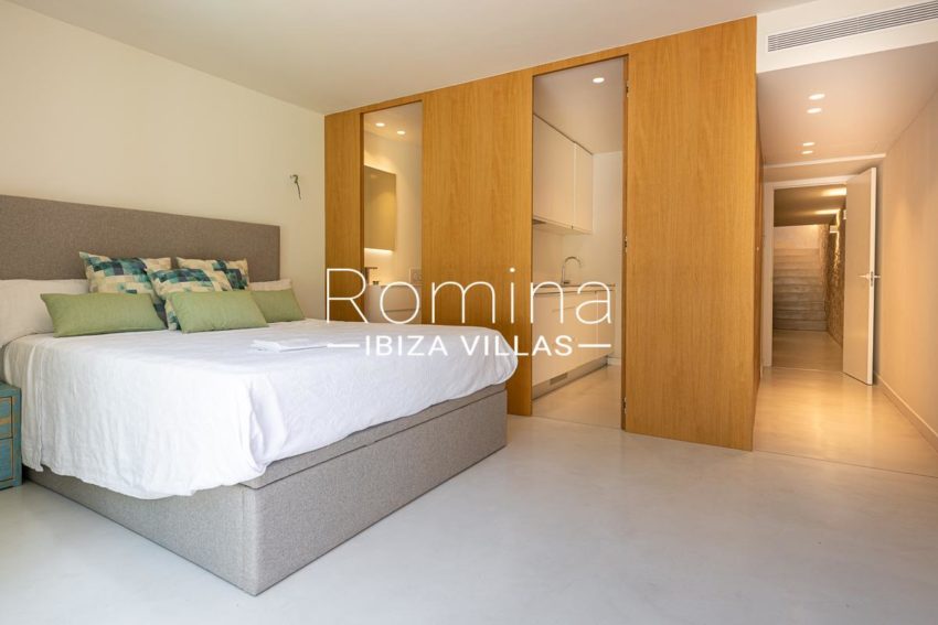 4.1 ROMINA IBIZA VILLAS VILLA MARTINET RV5120-38