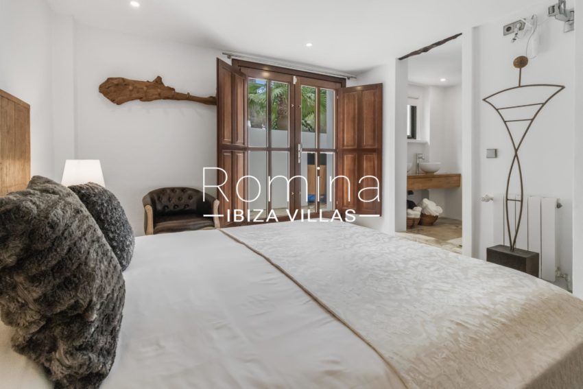 4.1 RV5144-48 Villa Allure Romina Ibiza Villas