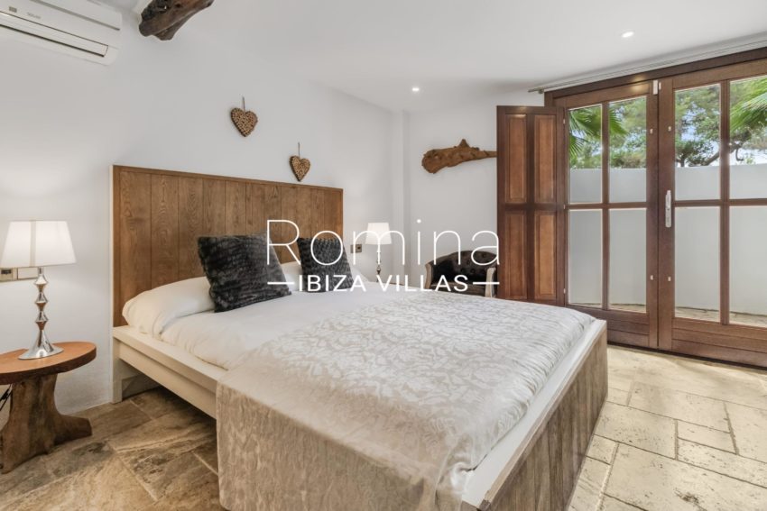 4.4 RV5144-48 Villa Allure Romina Ibiza Villas