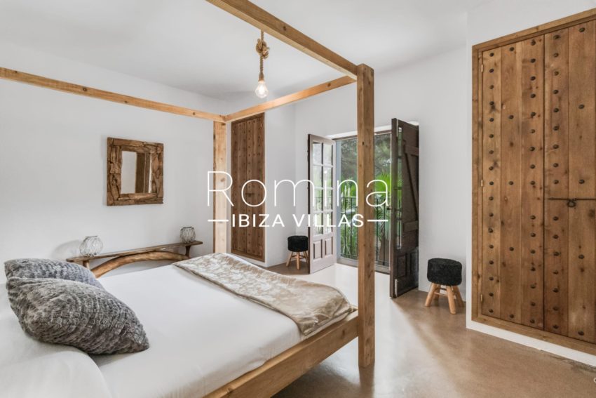 4.5 RV5144-48 Villa Allure Romina Ibiza Villas