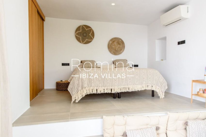 5.4 RV5143-56 Villa Amouage romina ibiza villas