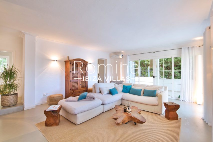3.1. RV5153-02 Villa Can Pep Simo Romina Ibiza villas - living room