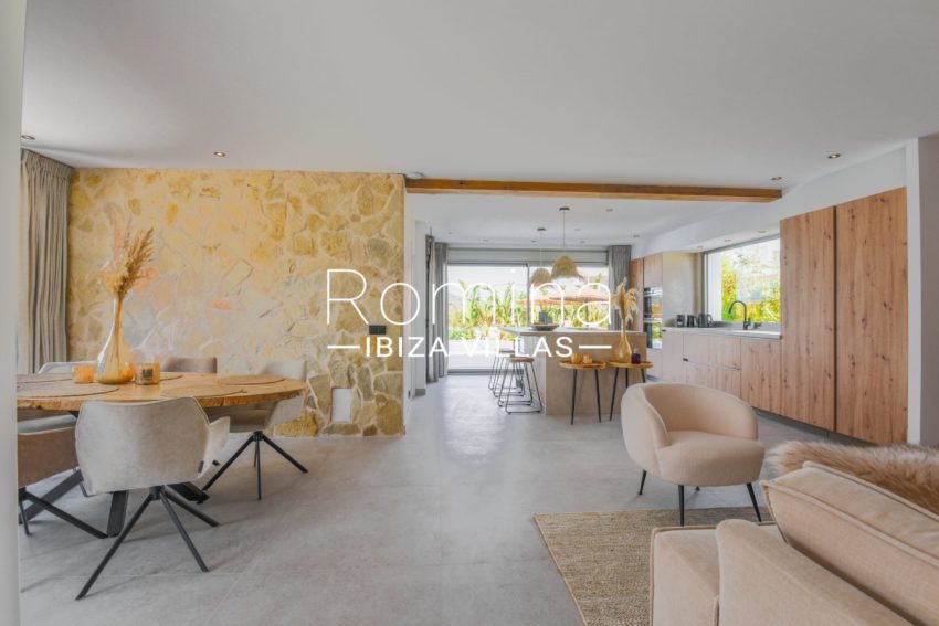 4.2 RV5157-37 Villa Andrei Romina Ibiza villas
