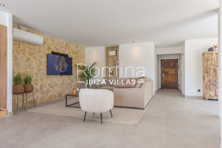 4.9 RV5157-37 Villa Andrei Romina Ibiza villas
