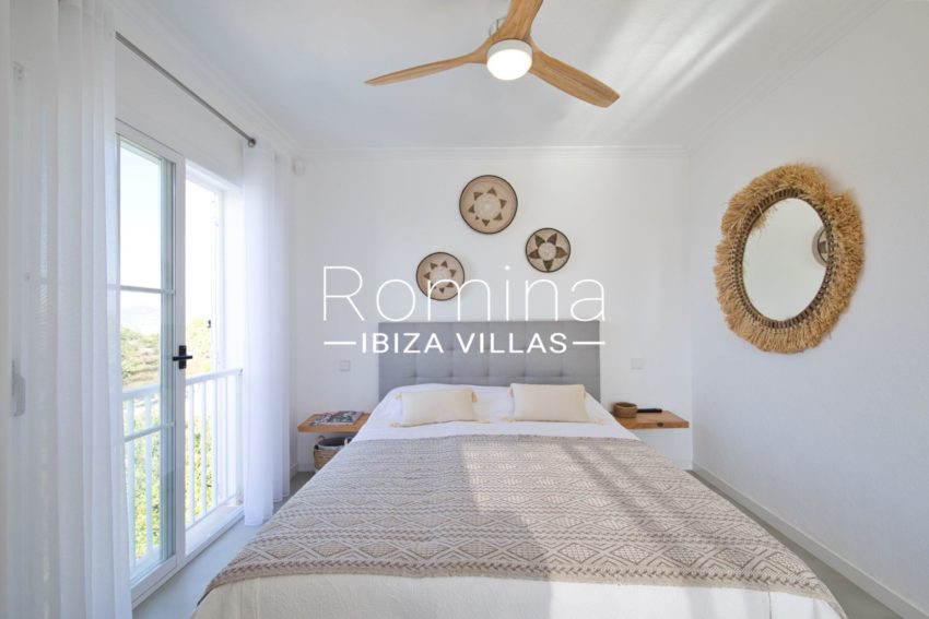 5 RV5153-02 Villa Can Pep Simo Romina Ibiza villas - bedroom1