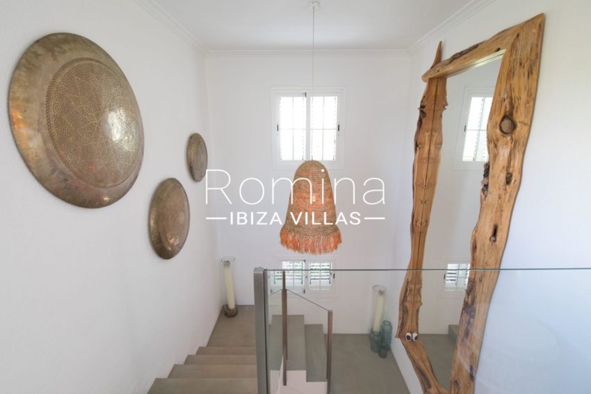 7. RV5153-02 Villa Can Pep Simo Romina Ibiza villas - strairs