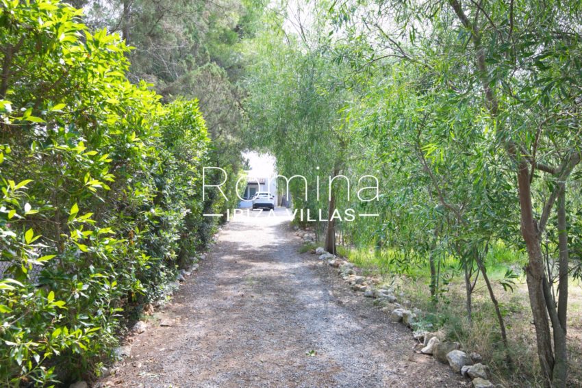 3. RV5171-01 Villa Agustí - rominas ibiza villas - camino