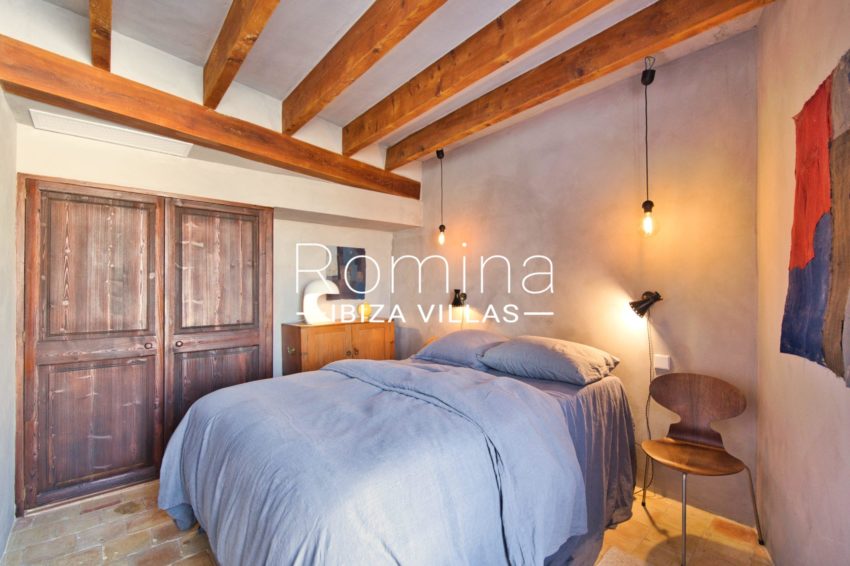 3. RV5172-01 Villa Bosc - rominas ibiza villas - bedroom