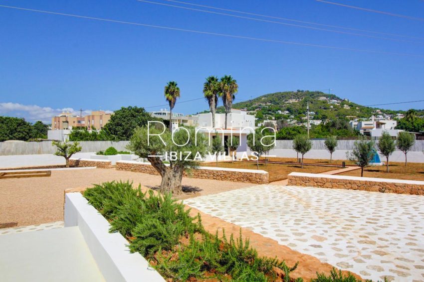 0.1-RV5180-45 Villa Menina - romina ibiza villas - garden