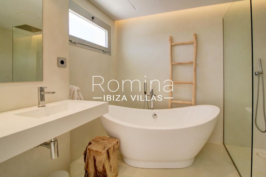 25-RV5180-45 Villa Menina - romina ibiza villas - bathroom