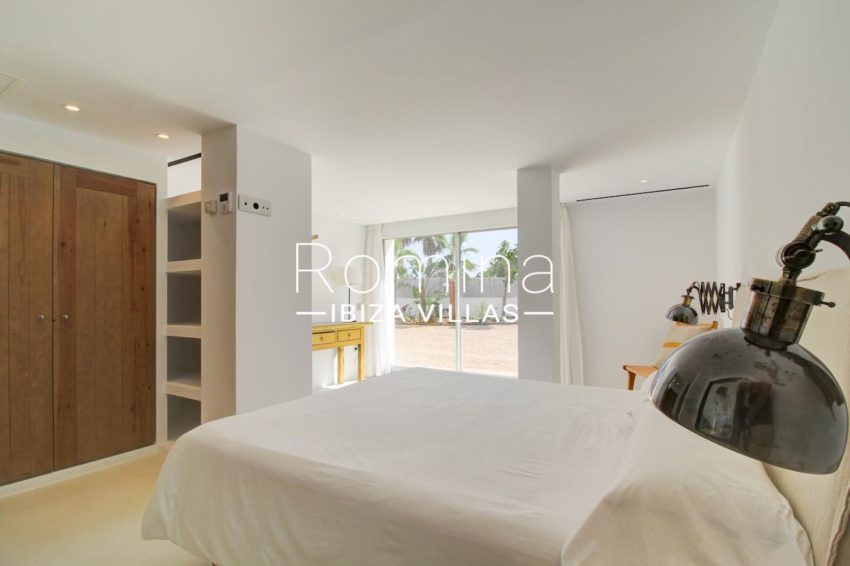 28-RV5180-45 Villa Menina - romina ibiza villas - bedroom2