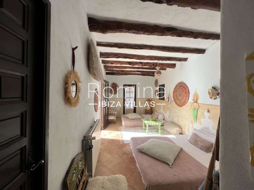 3.1-RV5183-35 CAN LINI - romina ibiza villas - children room