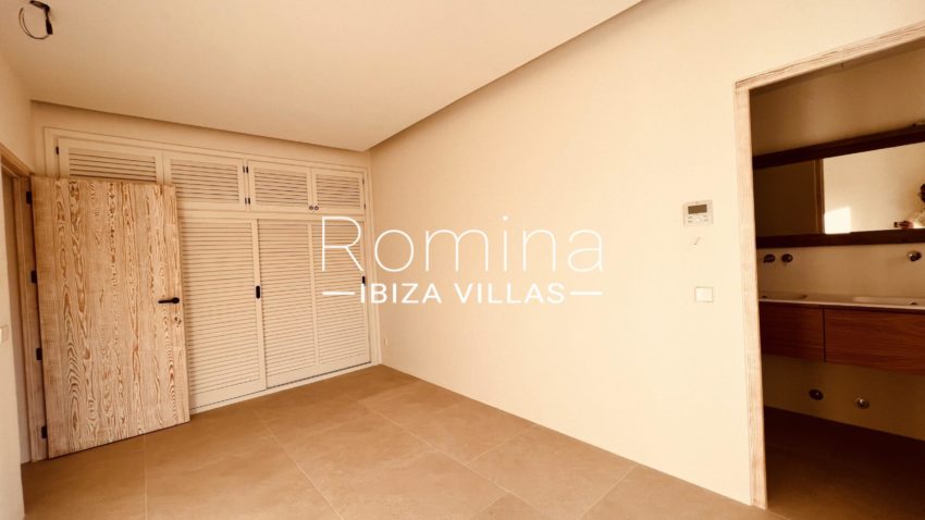 4.1-RV5182-45 CAN ROMEO - romina ibiza villas - room