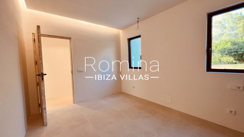 4.6-RV5182-45 CAN ROMEO - romina ibiza villas - room