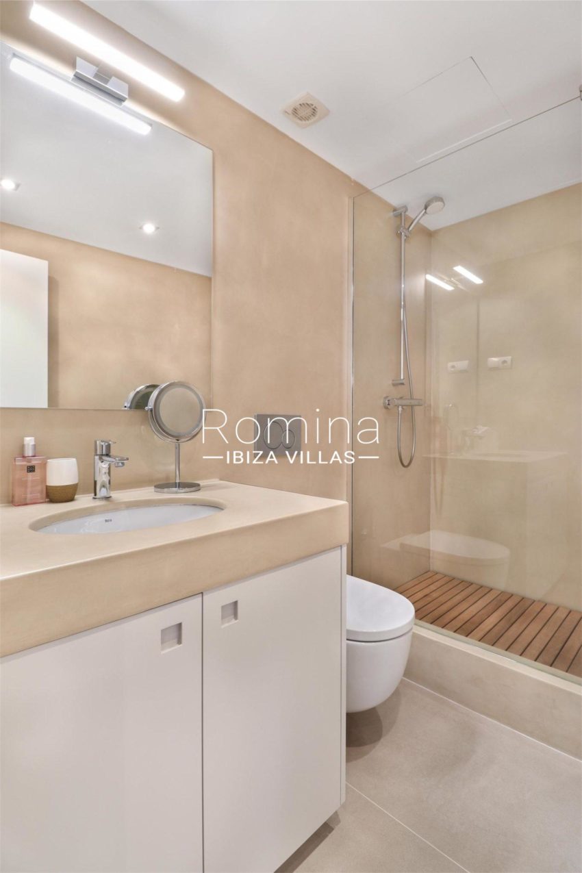 5 -RV5185-02 APTOS BAGHARI - romina ibiza villas - bathroom