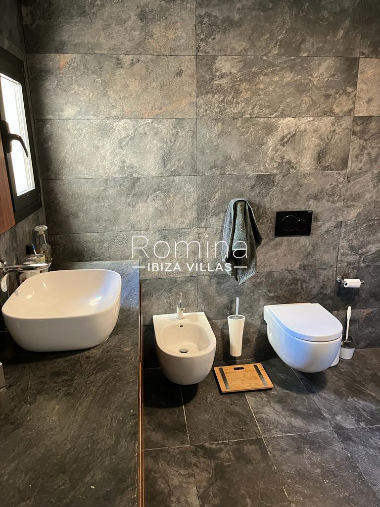 5.RV5184-69 PENTHOUSE PUIG - romina ibiza villas - bathroom