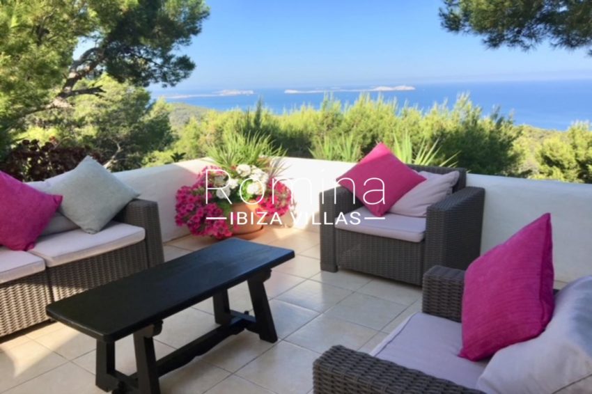 1.1 RV5192-105 VILLA ELIXIR-Romina-Ibiza-Villas & Co-cala-salada-beach-chillout-sale-villa