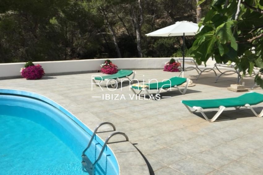 1.2 RV5192-105 VILLA ELIXIR-Romina-Ibiza-Villas & Co-cala-salada-pool-sale-villa