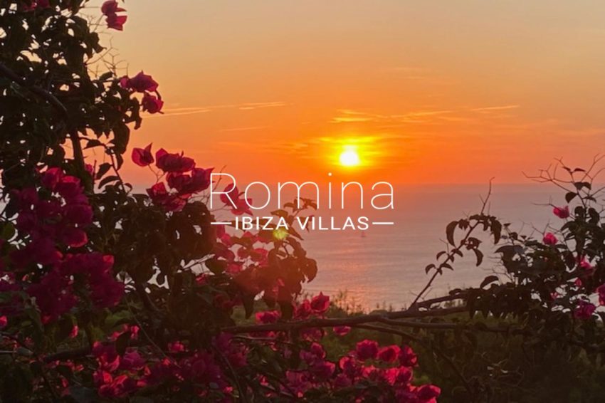 1.3.1 RV5192-105 VILLA ELIXIR-Romina-Ibiza-Villas & Co-cala-salada-views-sunset-sale