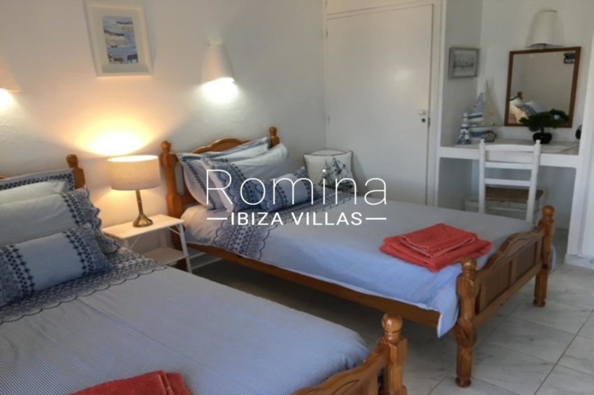 5.3 RV5192-105 VILLA ELIXIR-Romina-Ibiza-Villas & Co-cala-salada-twins-bedroom-sale