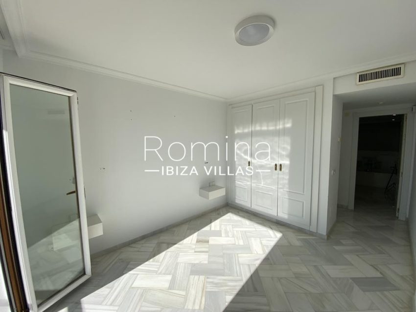 4.1 RV5198-29 ROMINA IBIZA VILLAS & CO