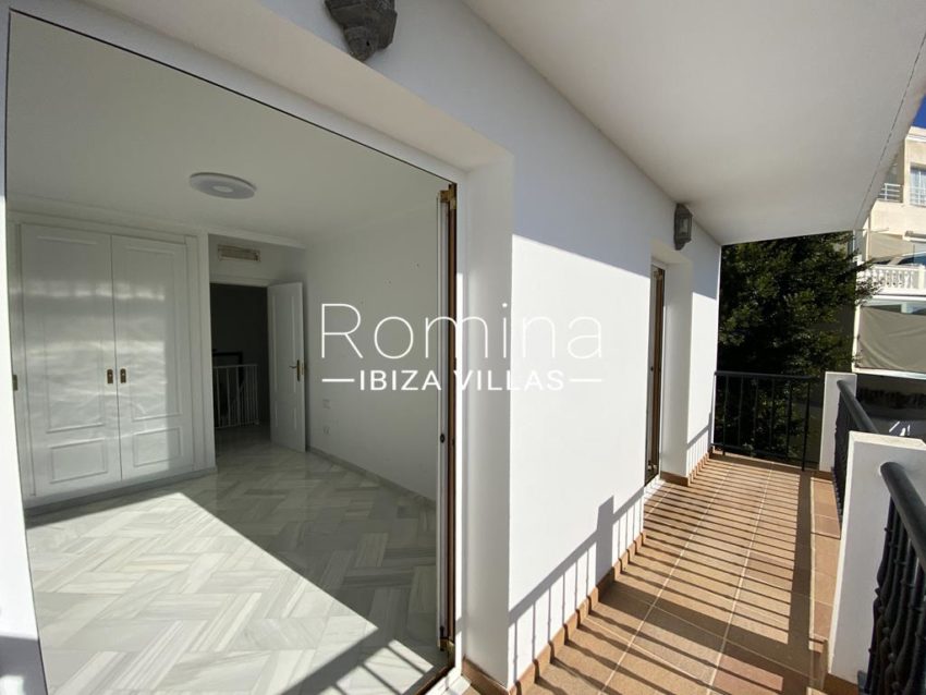 4.2 RV5198-29 ROMINA IBIZA VILLAS & CO