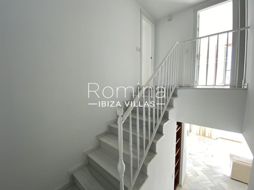 4.9 RV5198-29 ROMINA IBIZA VILLAS & CO