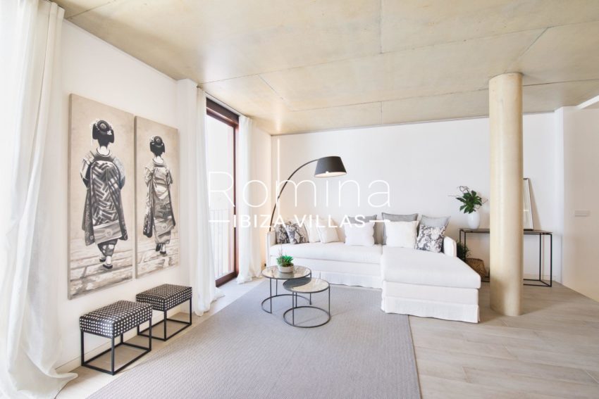 2.4 ROMINA IBIZA VILLAS & CO RV5231-01 ATICO BULGARI