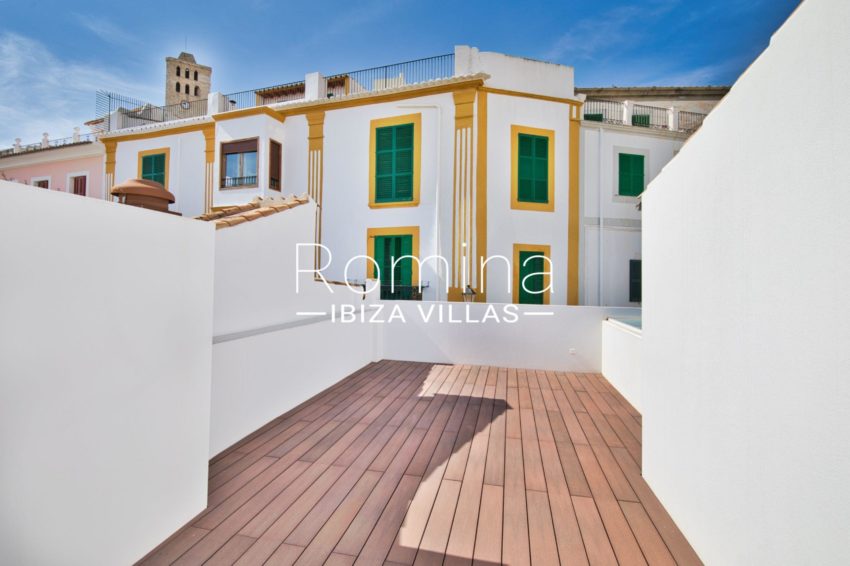 6.1 ROMINA IBIZA VILLAS & CO RV5231-01 ATICO BULGARI