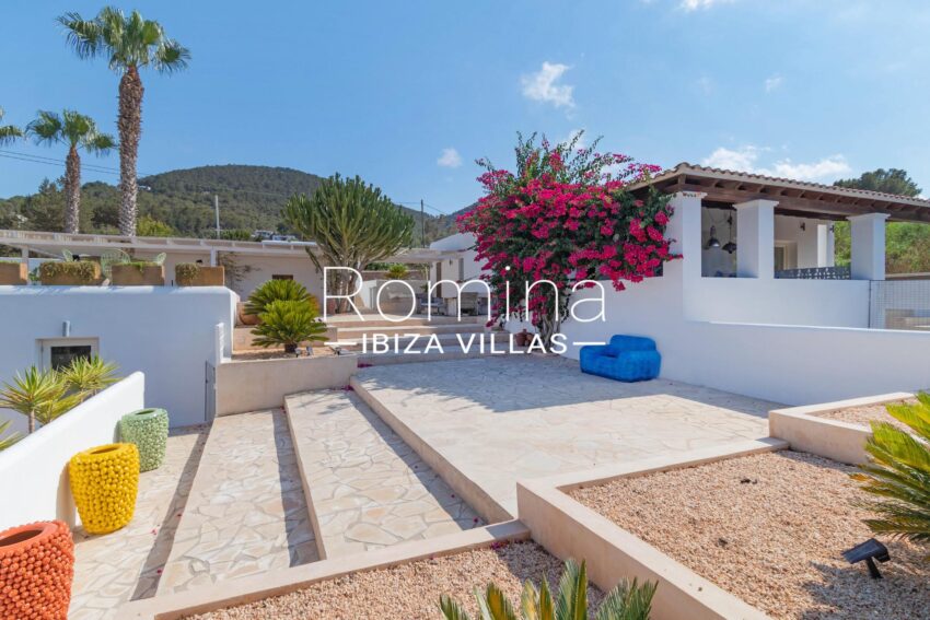 17 Can Jaume_web_outside area