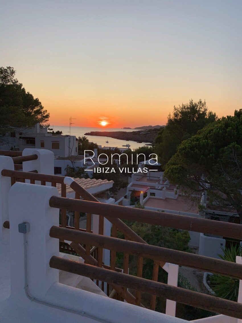 WhatsApp Image 2025-10-31 at 18.20.32