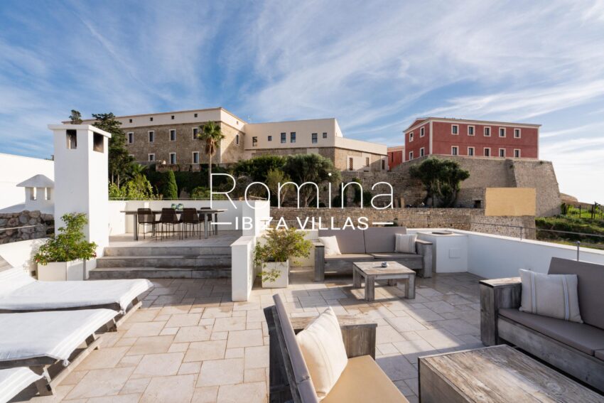 1-10 PALACIO MANESKIN ROMINA IBIZA VILLAS & CO