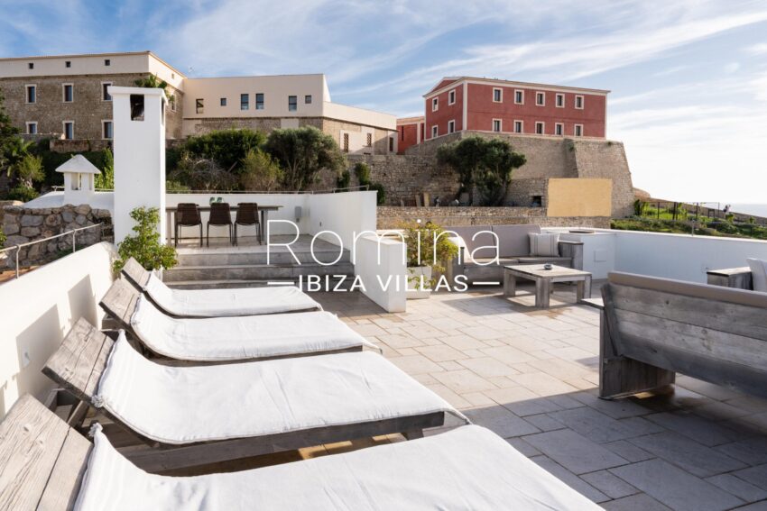 1-11 PALACIO MANESKIN ROMINA IBIZA VILLAS & CO