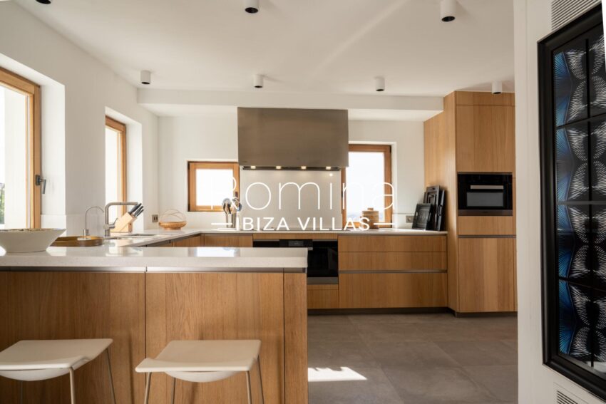 3-1 PALACIO MANESKIN ROMINA IBIZA VILLAS & CO