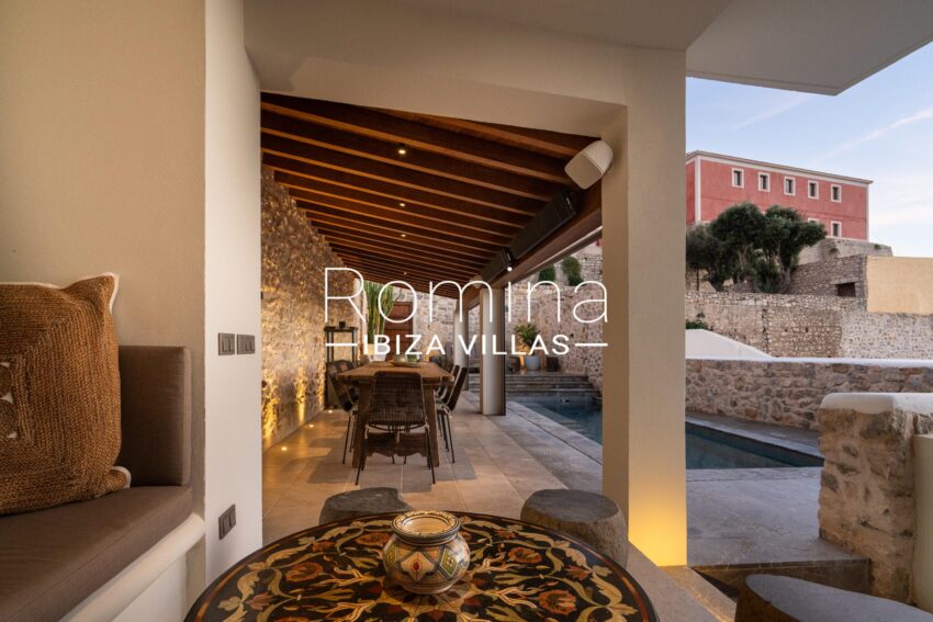3-13 PALACIO MANESKIN ROMINA IBIZA VILLAS & CO