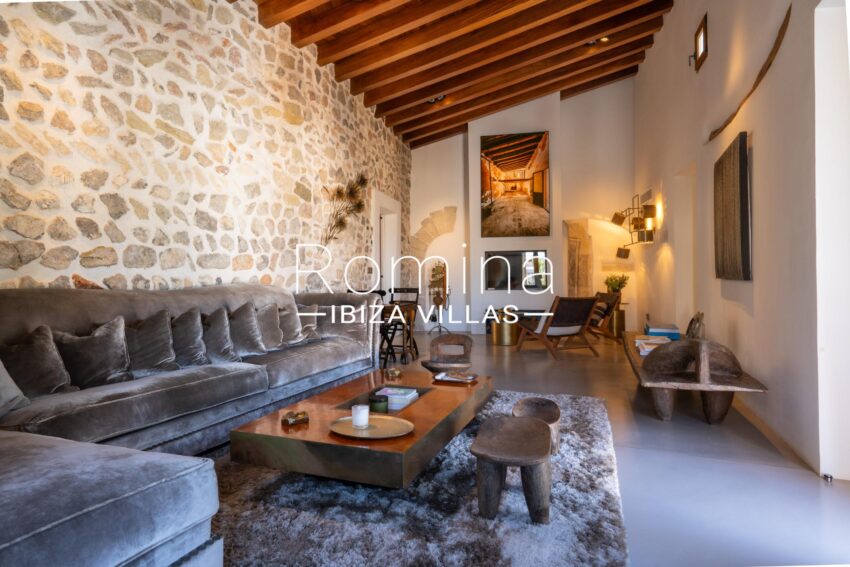 4-1 PALACIO MANESKIN ROMINA IBIZA VILLAS & CO