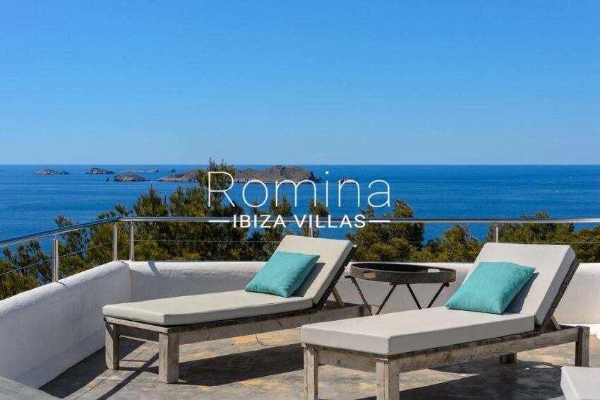 4deb83aa-4937-4b33-a214-949ad648ce8e