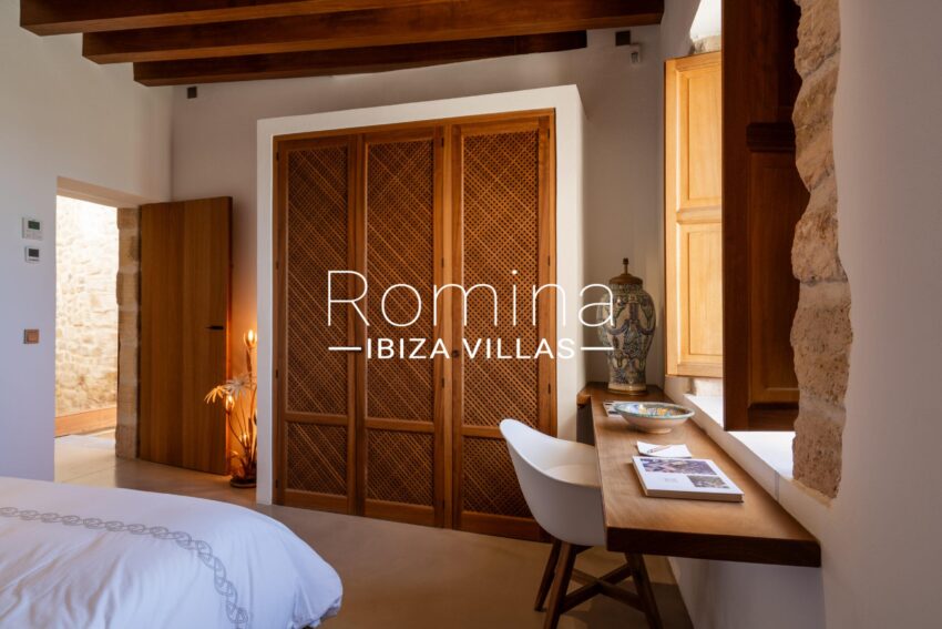 5-1- PALACIO MANESKIN ROMINA IBIZA VILLAS & CO