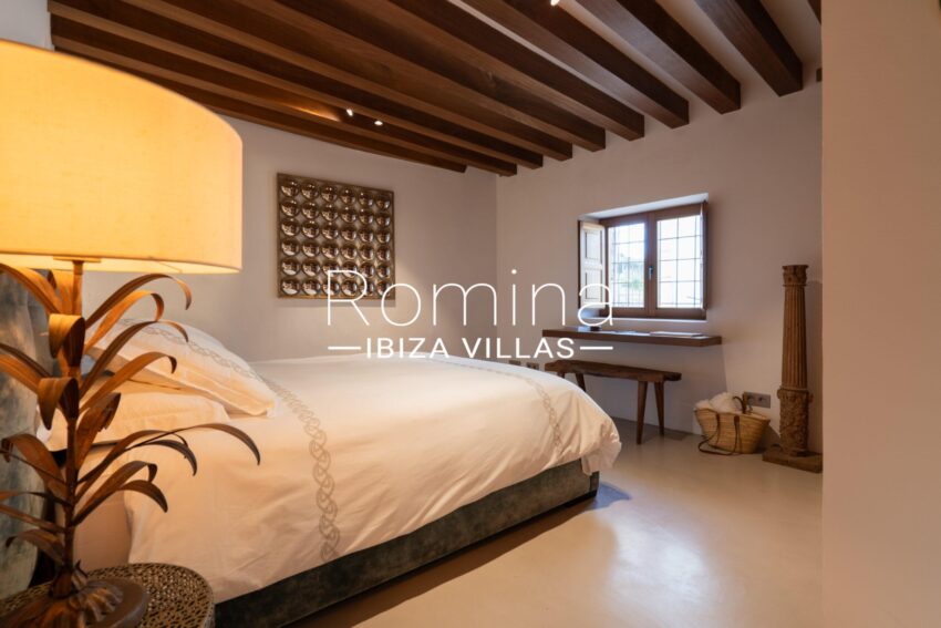 5-6 PALACIO MANESKIN ROMINA IBIZA VILLAS & CO