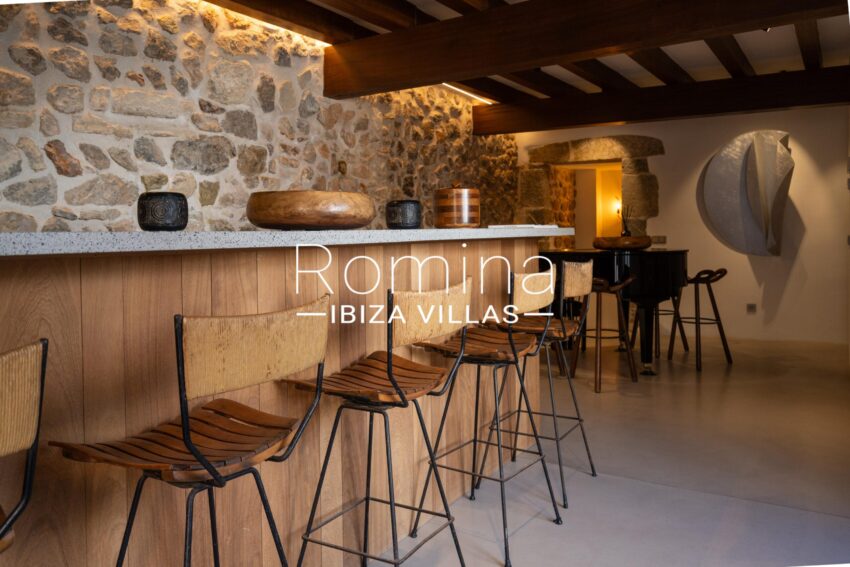 6-18 PALACIO MANESKIN ROMINA IBIZA VILLAS & CO