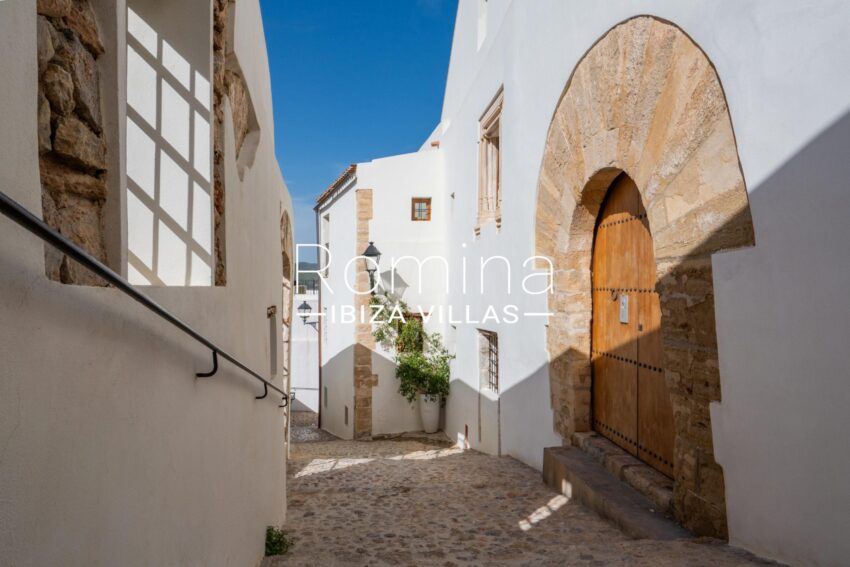 7-12 PALACIO MANESKIN ROMINA IBIZA VILLAS & COPALACIO MANESKIN ROMINA IBIZA VILLAS & CO