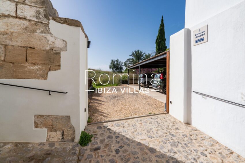 7-9 PALACIO MANESKIN ROMINA IBIZA VILLAS & CO