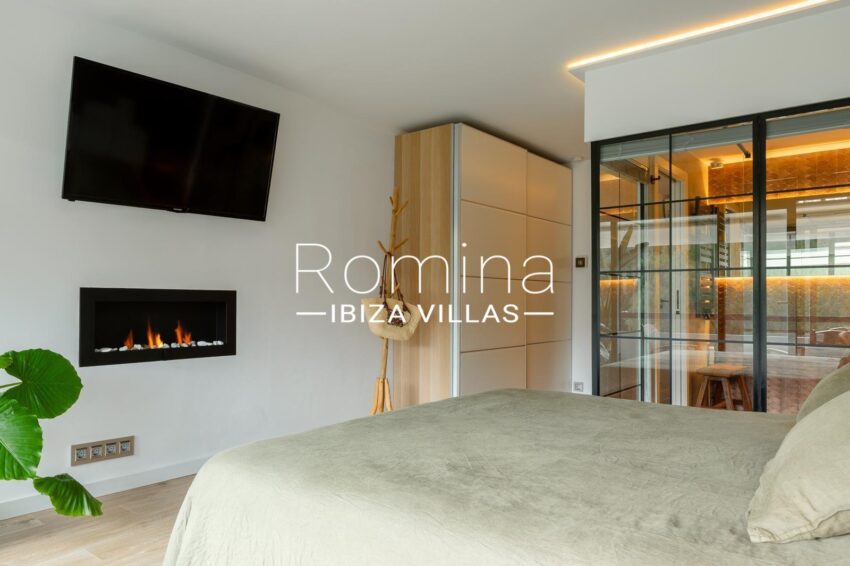 PHOTO-2025-10-25-17-09-47