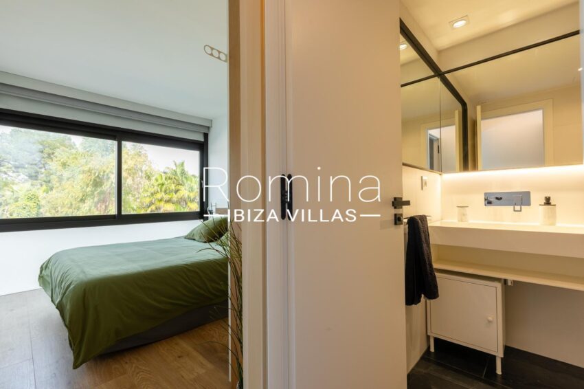 PHOTO-2025-10-25-17-09-51 4