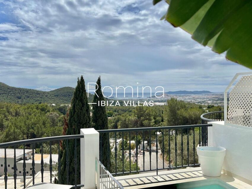 Romina Ibiza Villas & Co-1743152202116598luxury-apartment-with-unforgettable-views-in-can-furnet_(4)