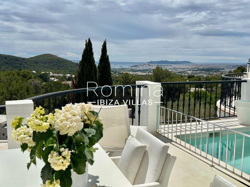 Romina Ibiza Villas & Co-1743152202116599luxury-apartment-with-unforgettable-views-in-can-furnet_(5)
