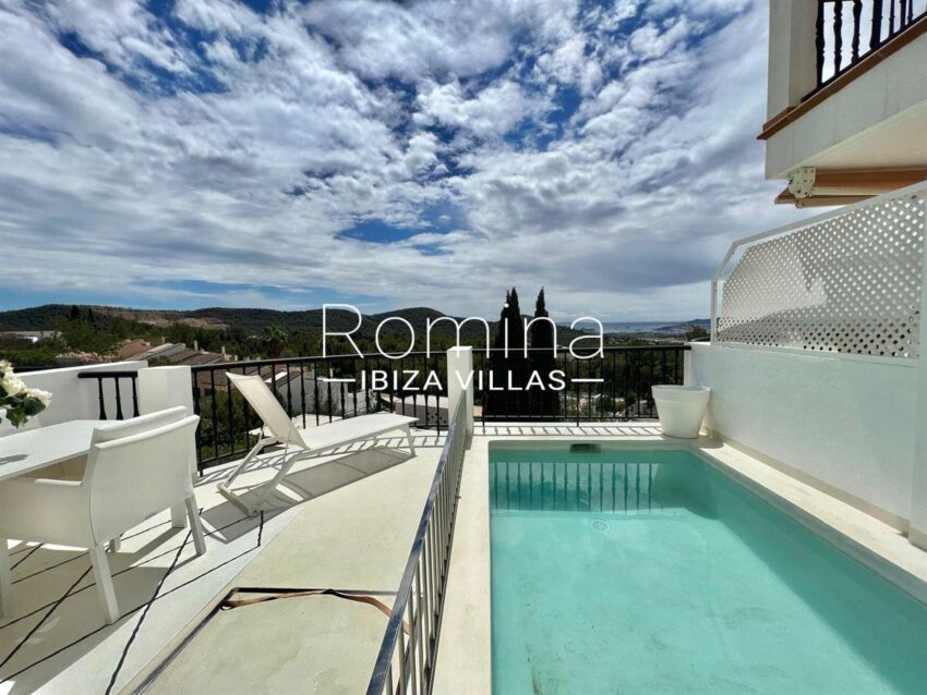 cw-ibiza-1743152201luxury-apartment-with-unforgettable-views-in-can-furnet_(1)